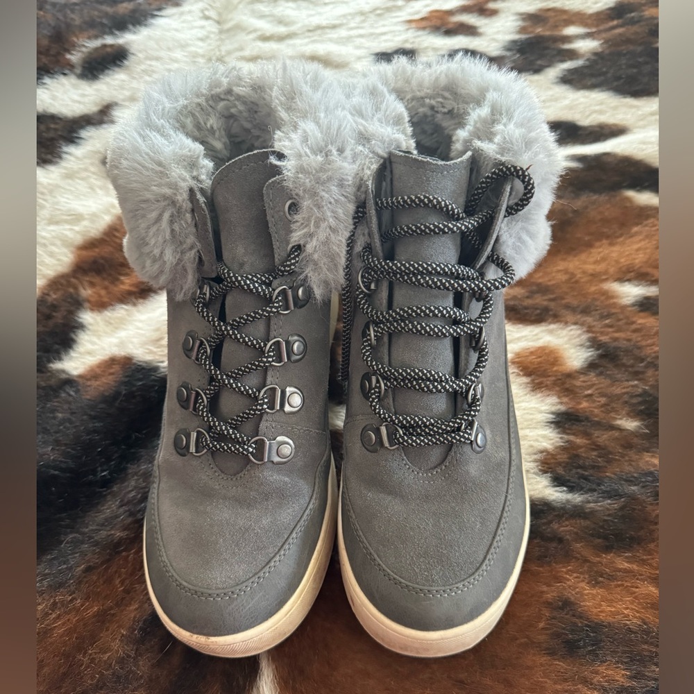 Kookaburra Ugg Boots Tynlee Lace Up— Size 7